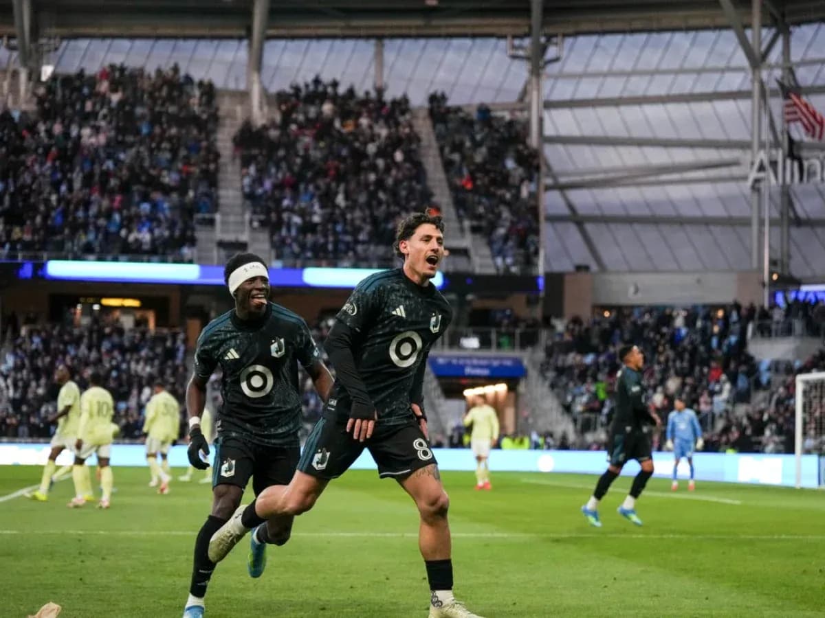 Jugadores de Minnesota United II celebrando un gol