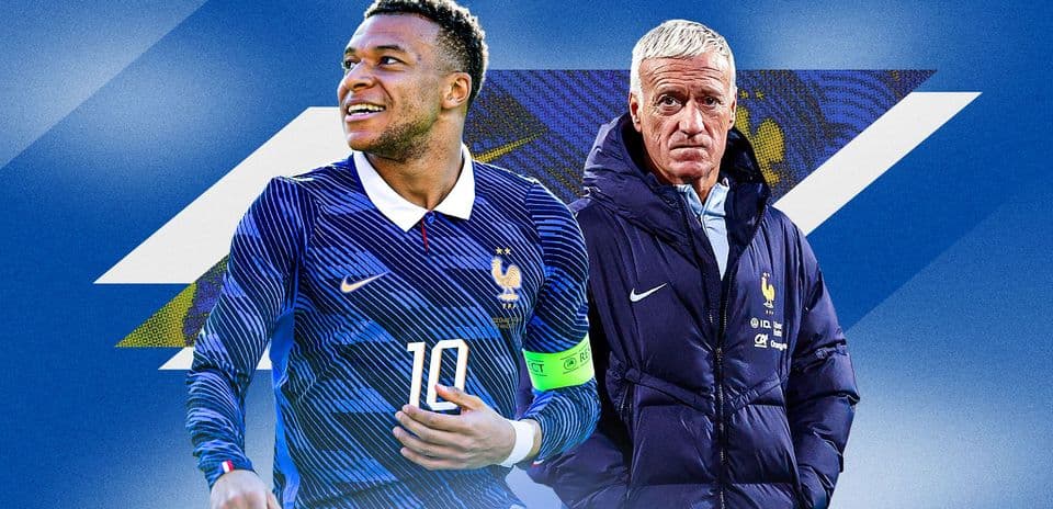 Kylian Mbappé y Didier Deschamps con fondo azul