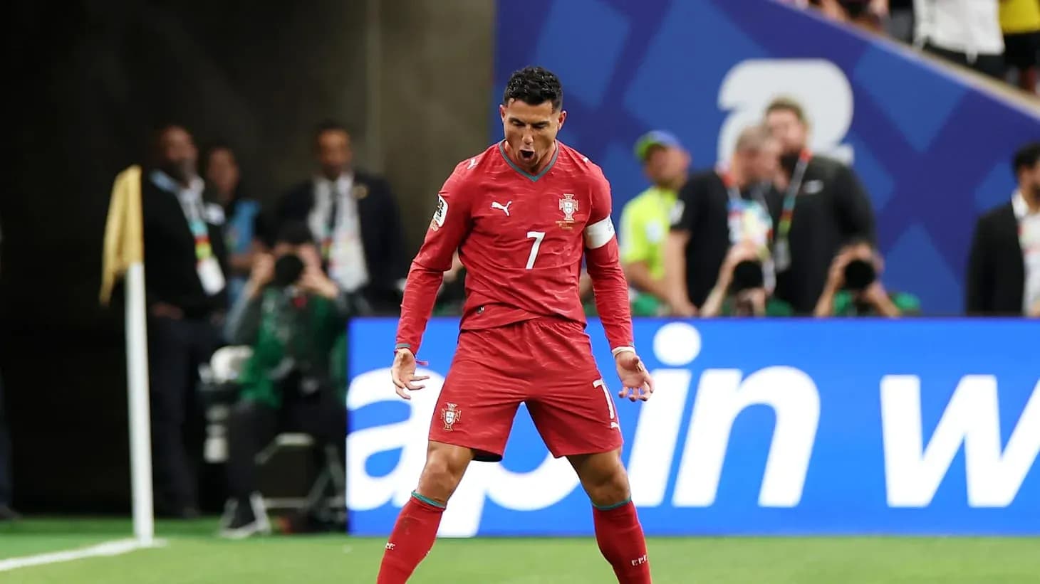 Cristiano Ronaldo celebrando un gol en Portugal