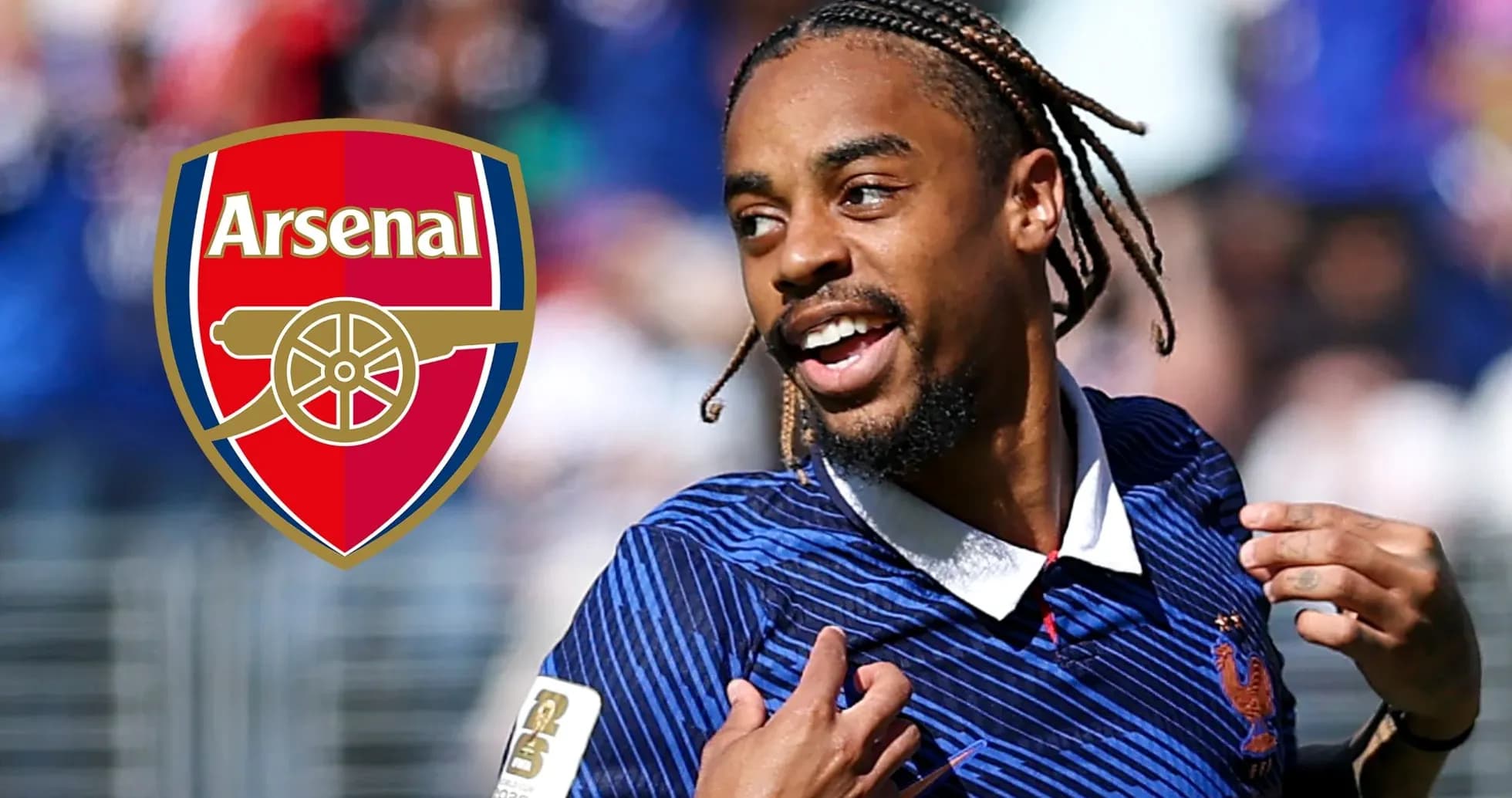 Jugador de Francia celebrando con el logo de Arsenal