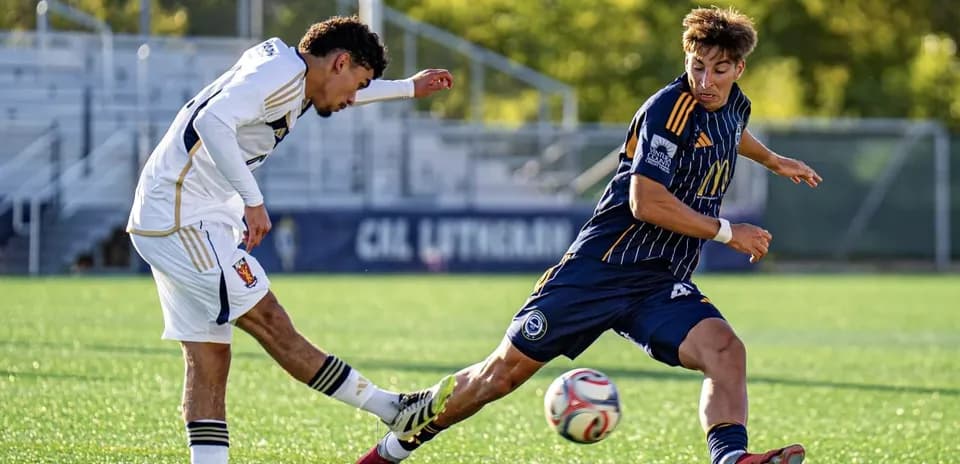 Jugador de Ventura County en acción contra Real Monarchs