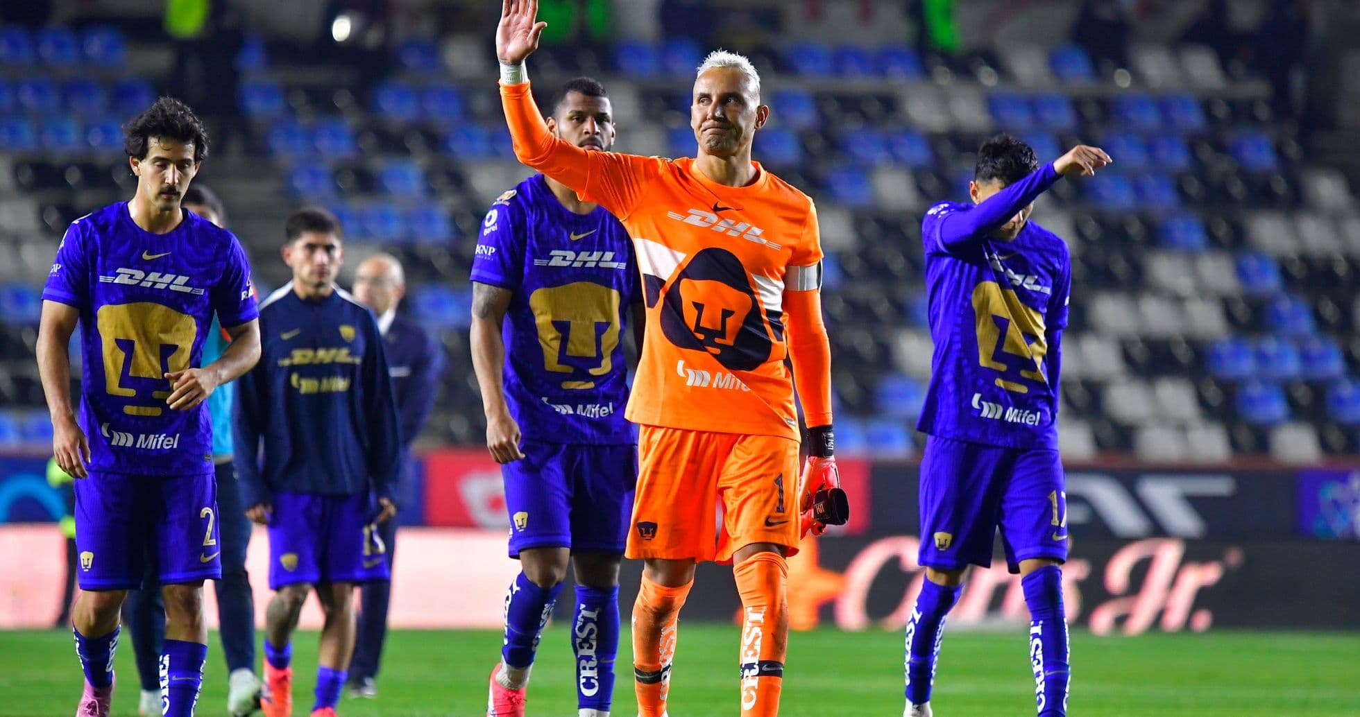 Jugadores de Pumas tras el partido