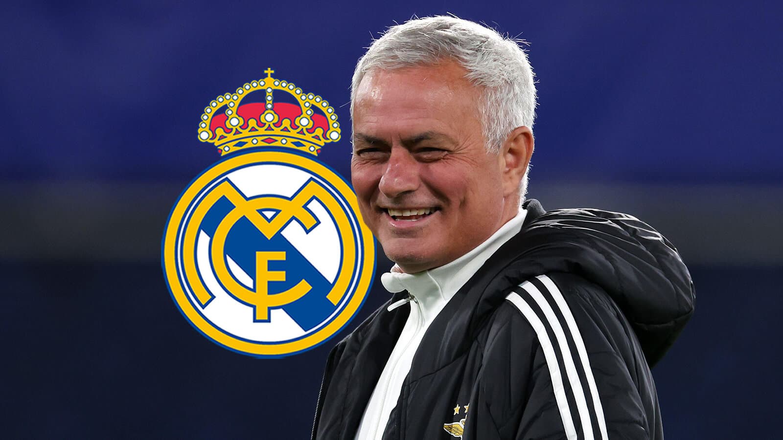 José Mourinho sonriendo con logo del Real Madrid