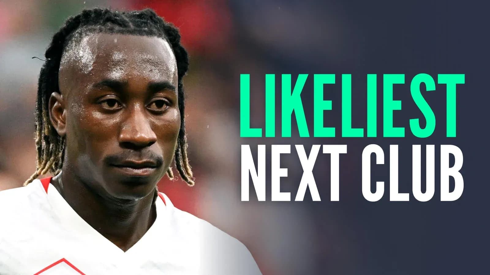 Jugador con camiseta blanca en campo de fútbol