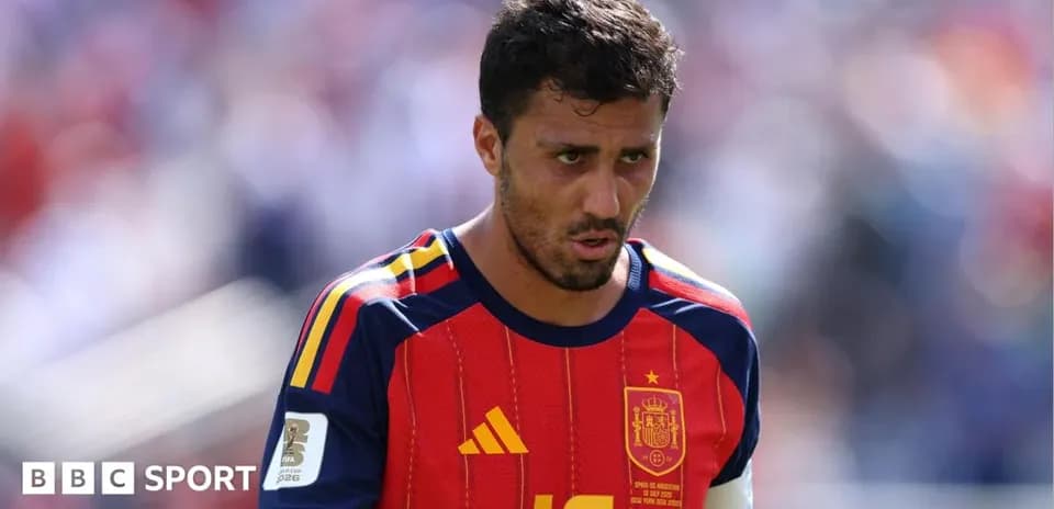 Jugador de España caminando durante el partido