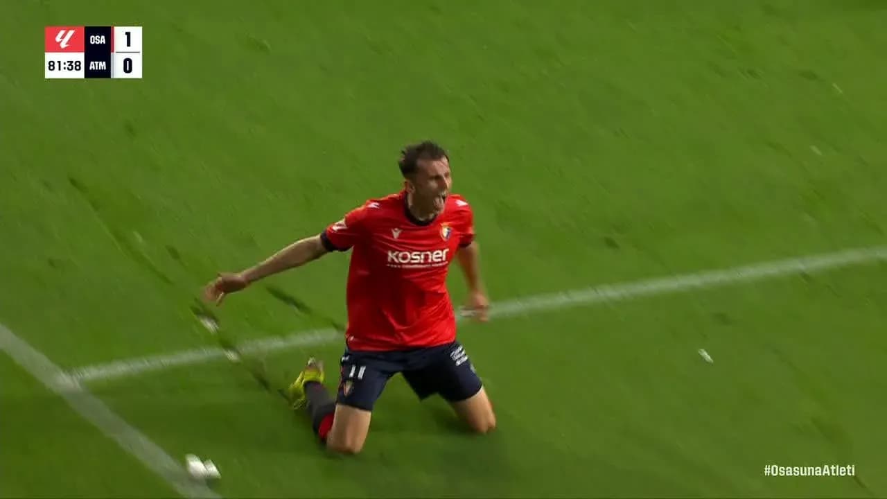 Jugador de Osasuna celebra un gol