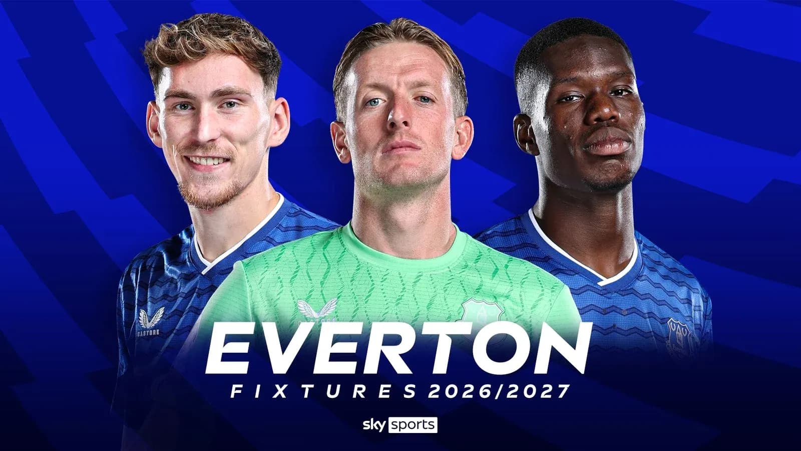 Tres jugadores de Everton con equipaciones azules y verdes