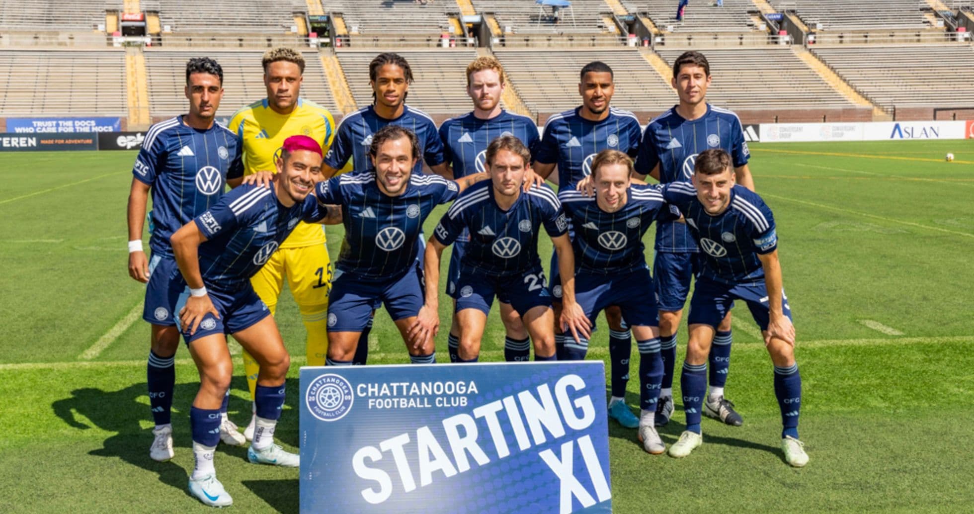 Once titular de Chattanooga Football Club posando