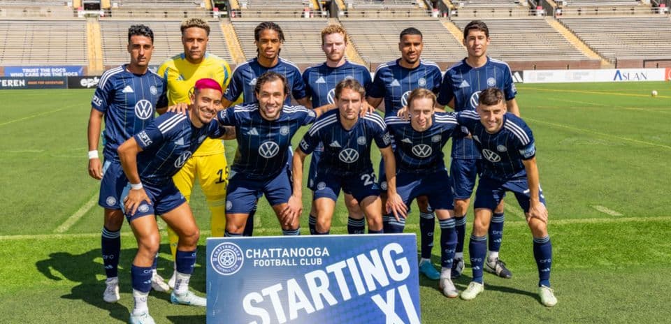 Once titular de Chattanooga Football Club posando