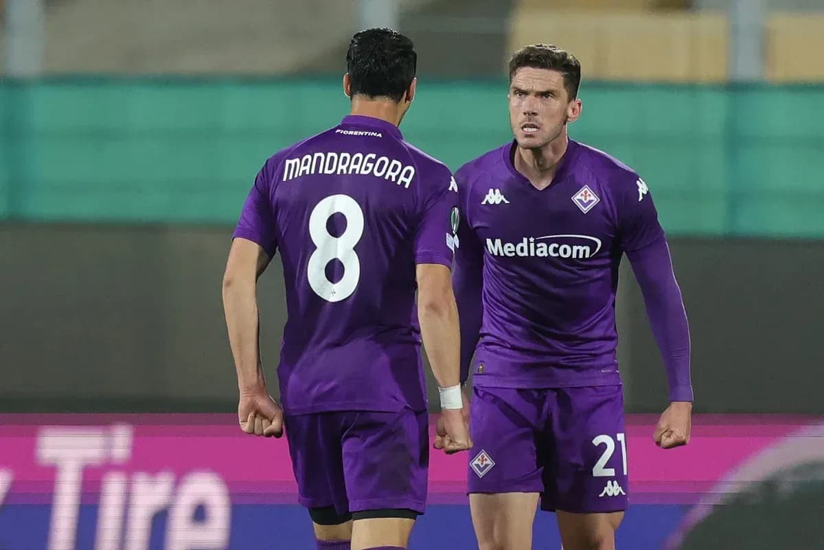 Jugadores de Fiorentina celebrando durante el partido