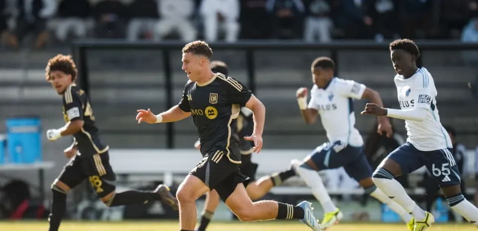 Jugador de Los Ángeles FC II en acción