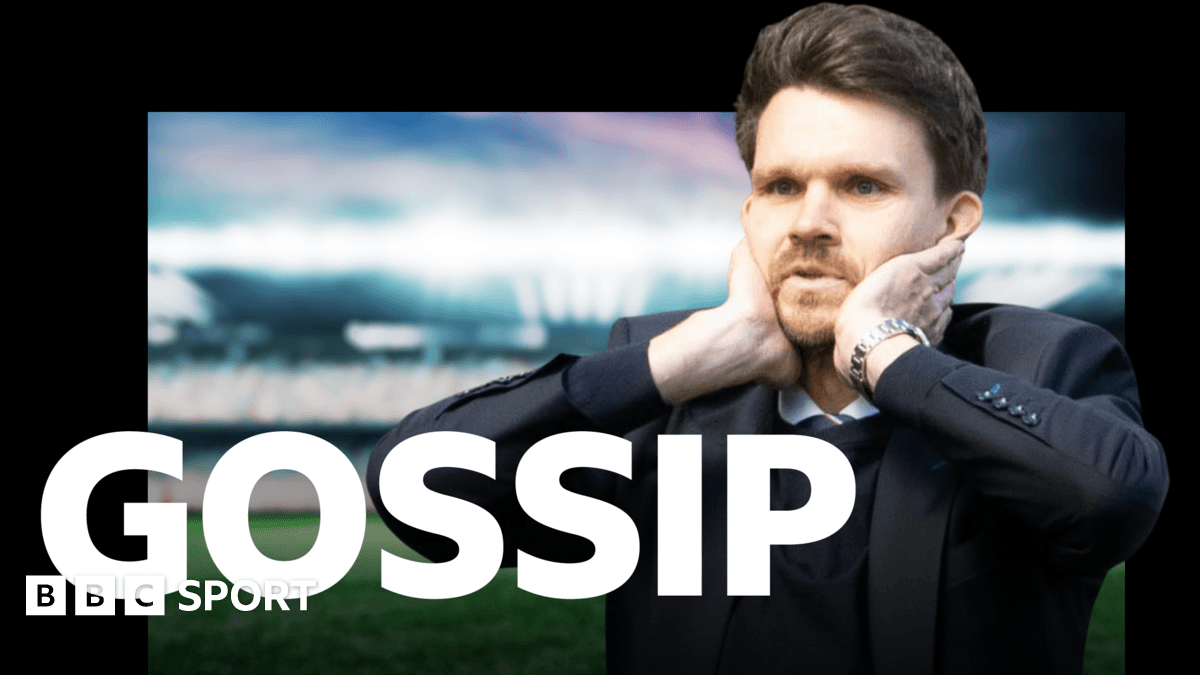 Entrenador con manos en la cabeza durante partido