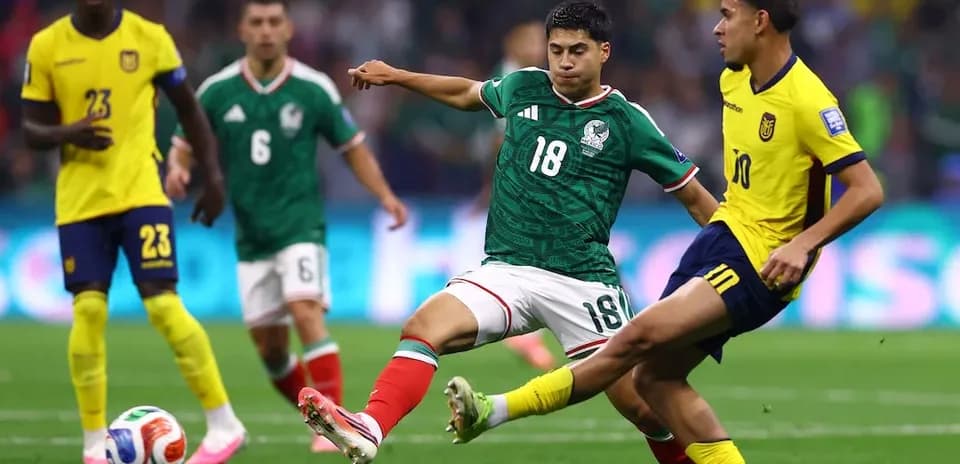 Jugador mexicano desafía a futbolista ecuatoriano