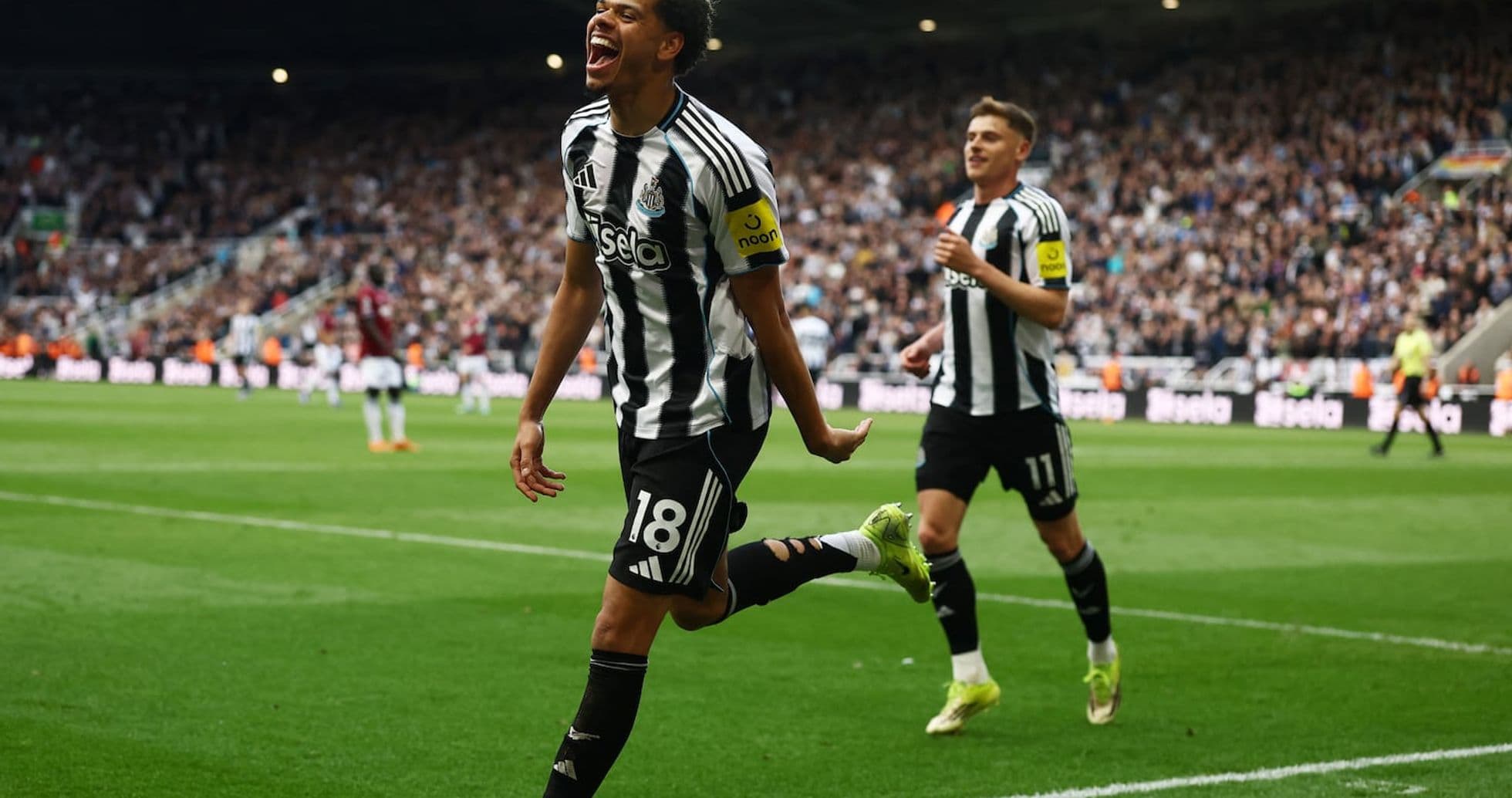 Jugador de Newcastle celebrando un gol