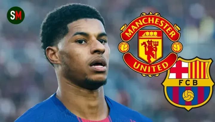 Jugador de fútbol con escudos de Manchester United y Barcelona