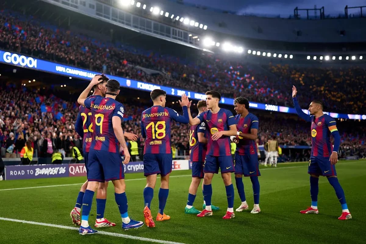 Jugadores del FC Barcelona celebrando un gol en el estadio