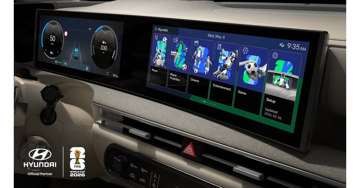 Pantalla del tablero de un automóvil con opciones de entretenimiento