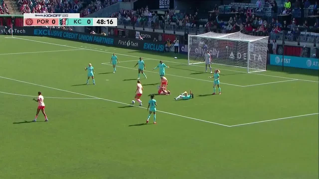 Jugadora de Portland Thorns en acción durante el partido