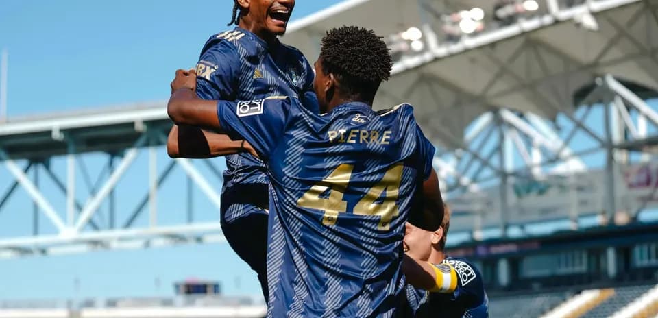 Jugadores de Philadelphia Union II celebrando un gol