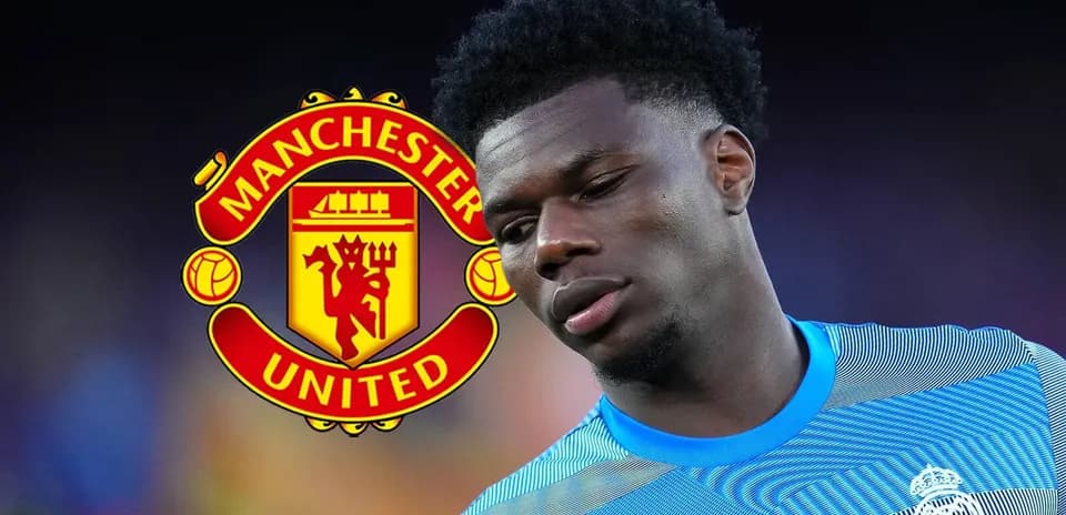 Jugador con camiseta de Real Madrid y logo de Manchester United