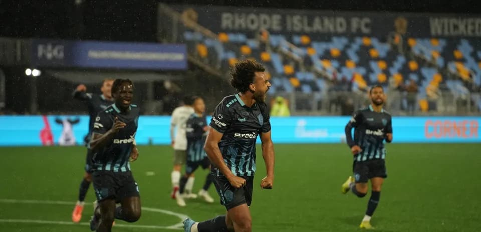 Celebración de gol de Rhode Island FC