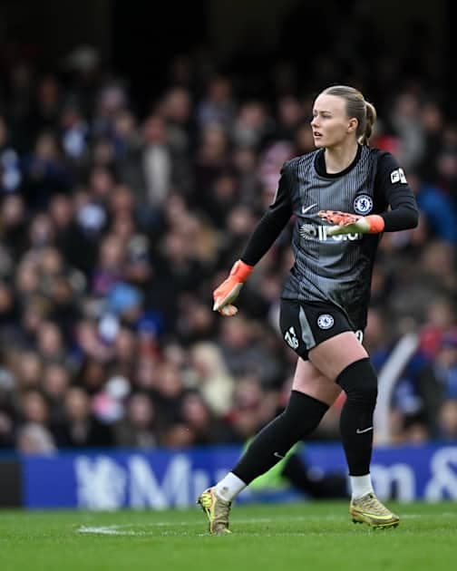 Portera de Chelsea en acción durante un partido
