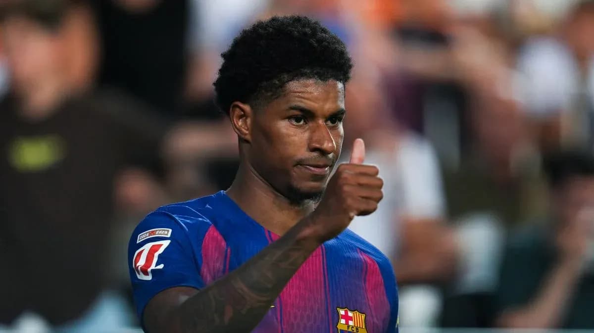 Jugador del Barcelona haciendo un gesto de aprobación