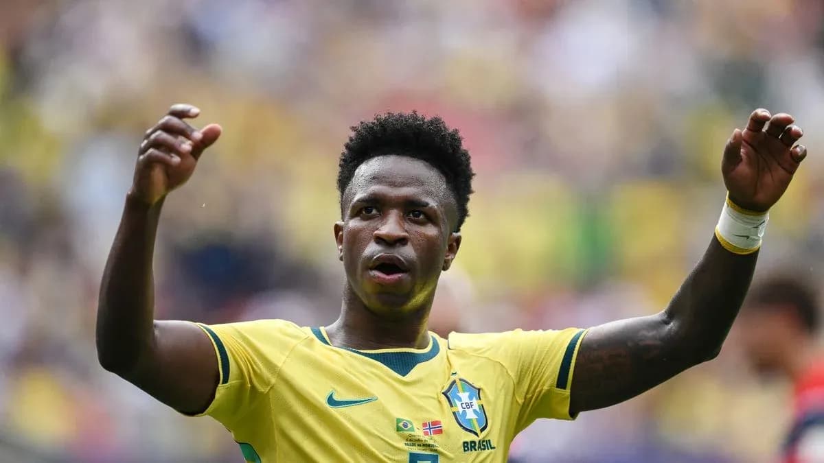 Jugador de Brasil celebrando en el campo de juego