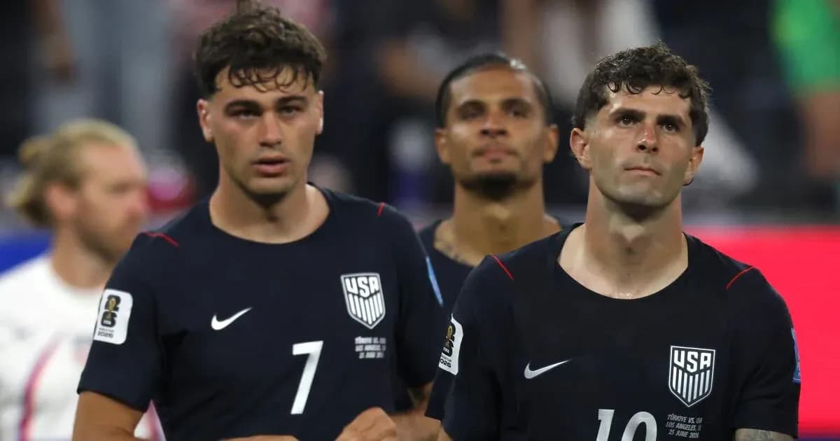 Jugadores de Estados Unidos al final del partido