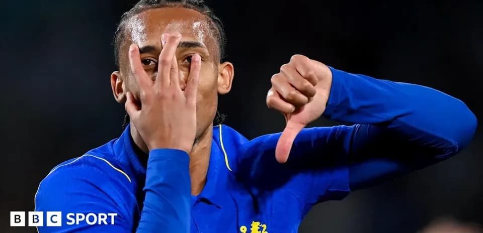 Jugador de Chelsea mostrando gesto de celebración