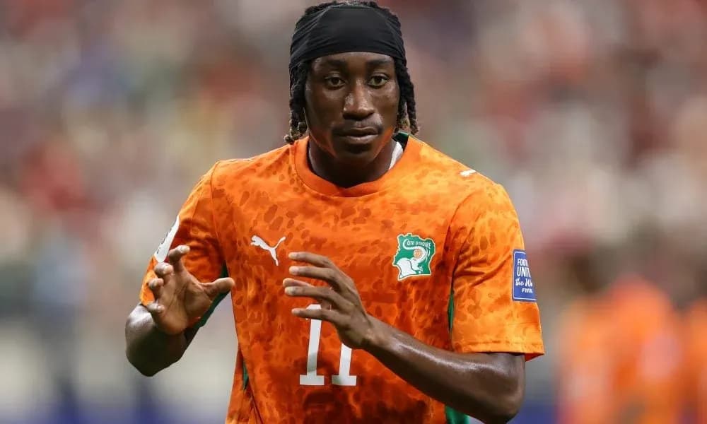 Jugador de Costa de Marfil en acción durante partido