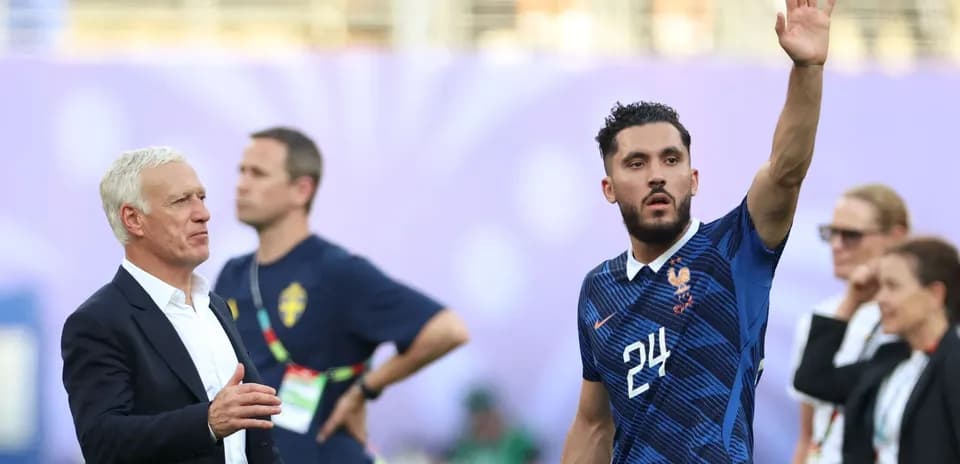 Jugador de Francia saludando durante el partido