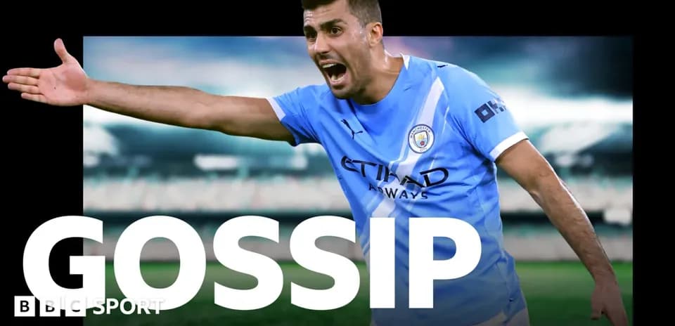 Jugador de Manchester City señalando durante el partido