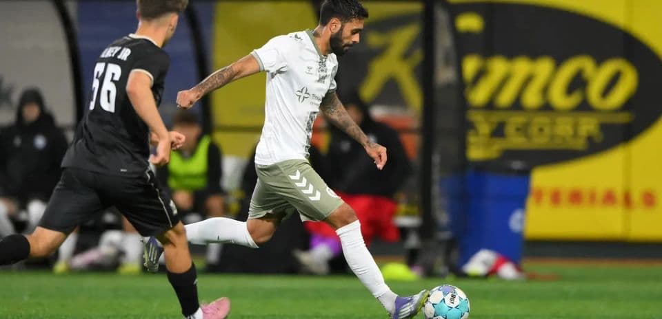 Jugador de NY Cosmos en acción durante el partido