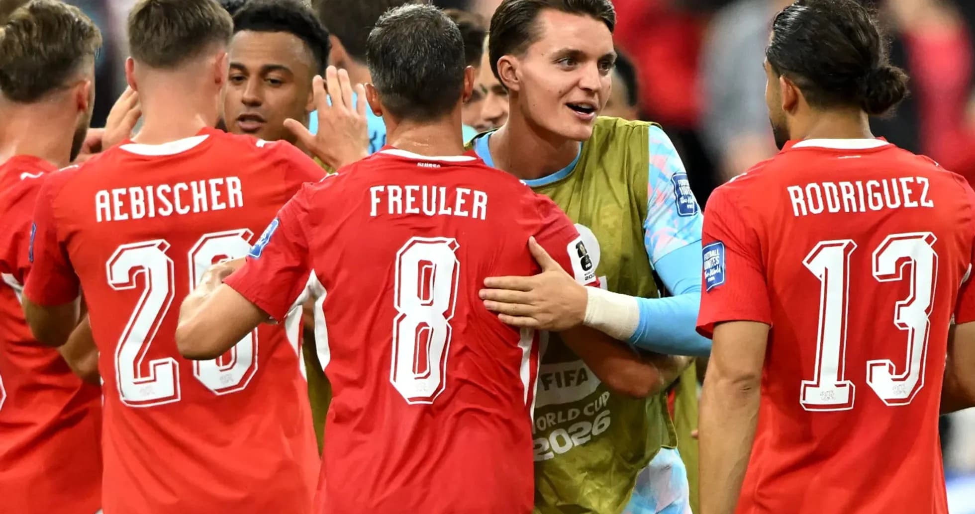 Jugadores de Suiza celebrando durante el partido