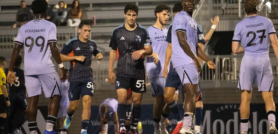 Jugadores de New England II y New York City II en el partido