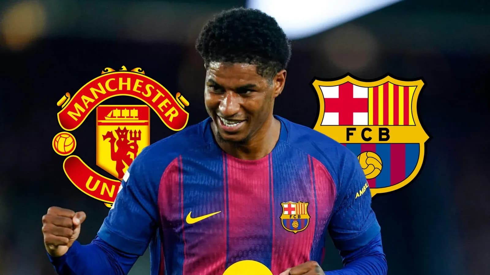 Jugador de fútbol sonriendo con camisetas de clubes