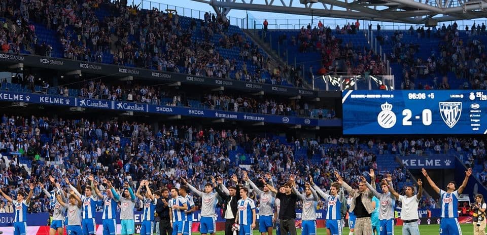 Jugadores de Espanyol celebrando la victoria