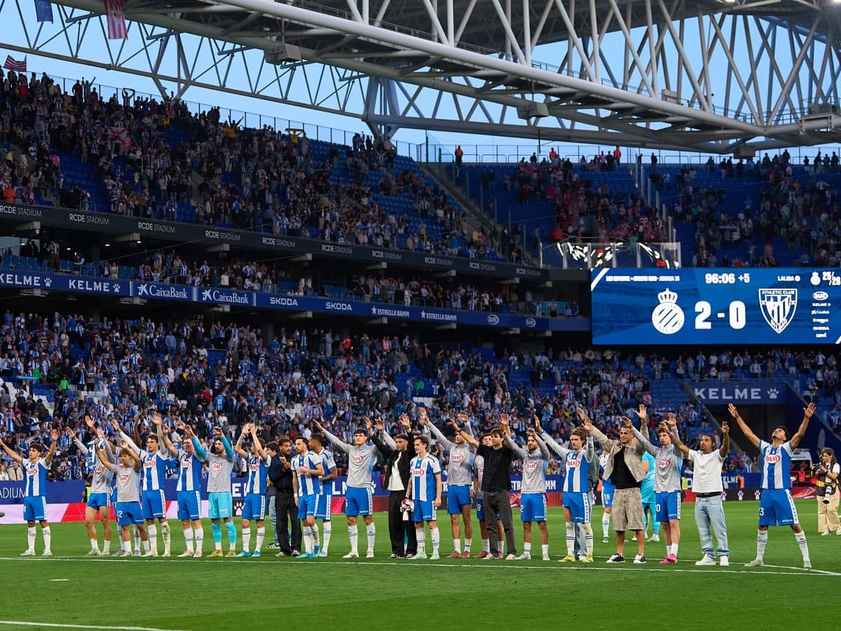Jugadores de Espanyol celebrando la victoria