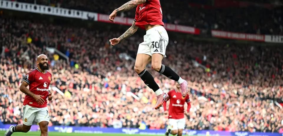 Jugadores de Manchester United celebrando un gol