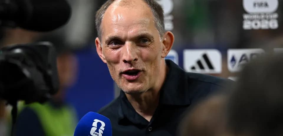Entrenador hablando durante la cobertura del Mundial 2026