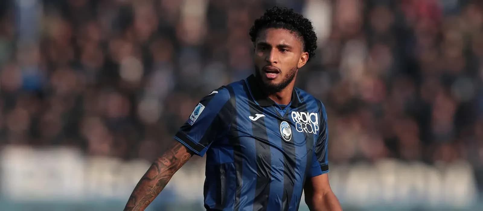 Jugador de Atalanta en el campo durante el partido