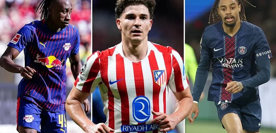 Tres jugadores de fútbol en diferentes equipos