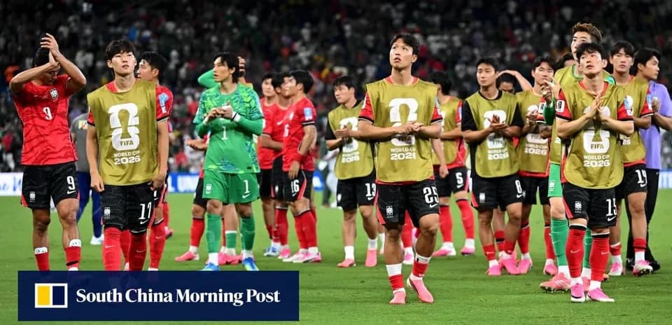 Jugadores de Corea del Sur agradeciendo a la afición