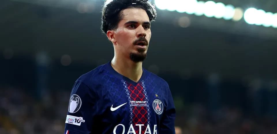 Jugador de PSG en partido de fútbol