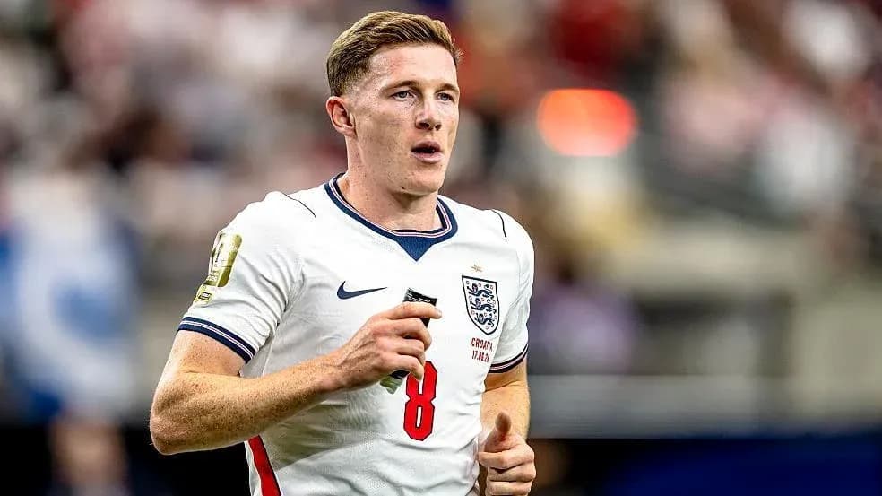 Jugador de Inglaterra corriendo durante el partido