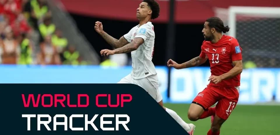 Jugador controla el balón en partido de Copa Mundial