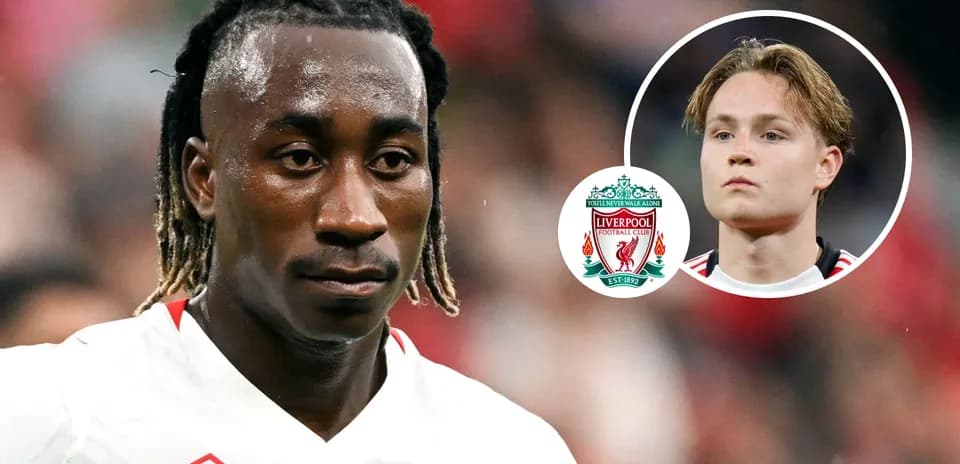 Jugador de fútbol en acción con logo de Liverpool