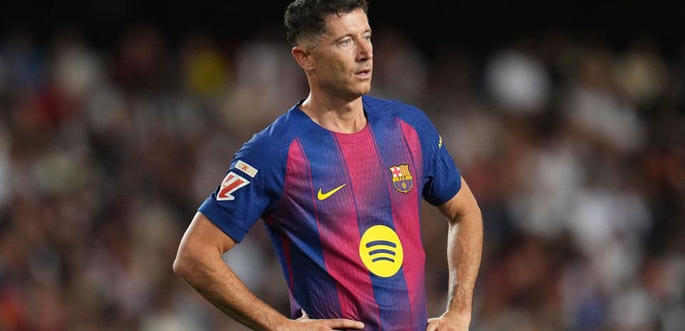 Jugador del Barcelona en acción durante un partido