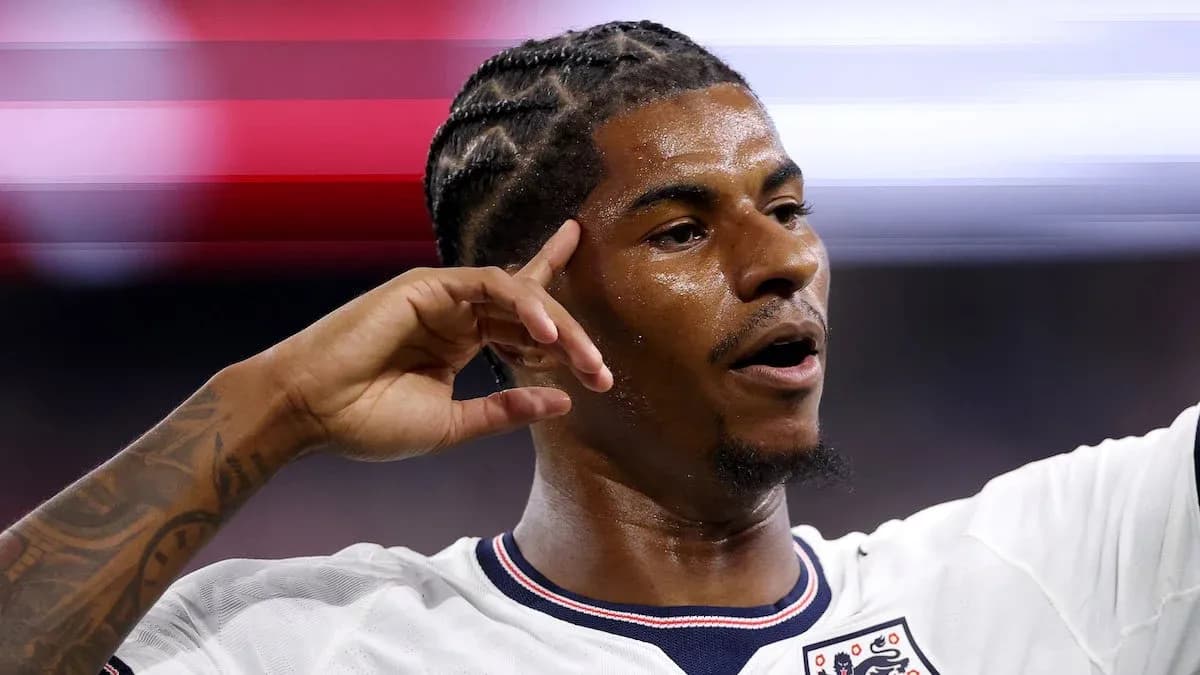 Jugador de Inglaterra celebrando durante el partido